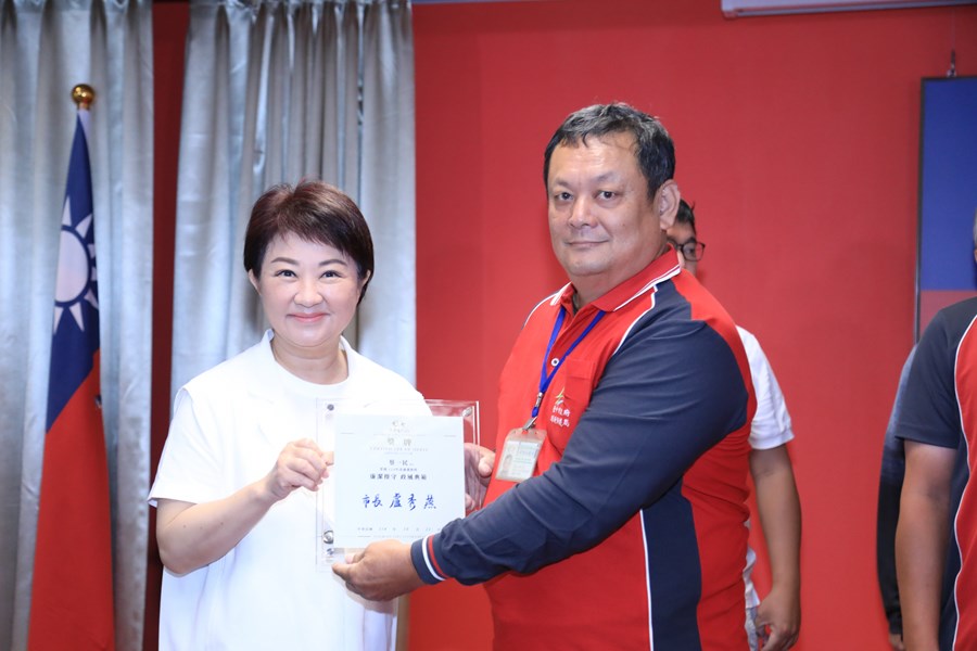 頒獎--臺中市政府114年度獎勵廉潔楷模表揚--環保局--蔡一民