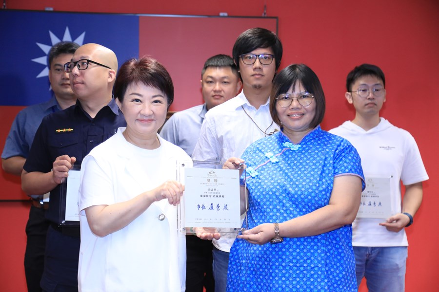 頒獎--臺中市政府114年度獎勵廉潔楷模表揚--大甲區公所--黃壽華