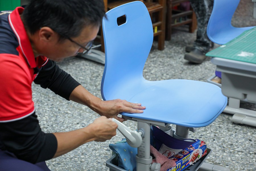 陪你長大~木製課桌椅環保再利用學生領用活動