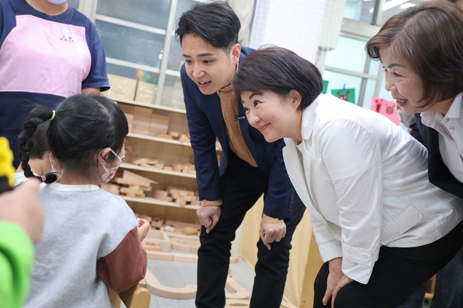 陪你長大~木製課桌椅環保再利用學生領用活動