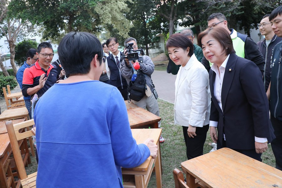 陪你長大~木製課桌椅環保再利用學生領用活動