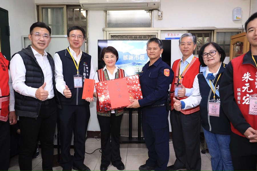 慰問竹林派出所 (4)