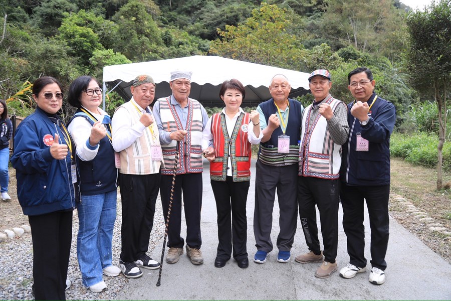 視察雪山坑環線步道整建工程 (12)