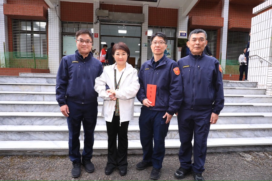 慰問雪山派出所 (9)