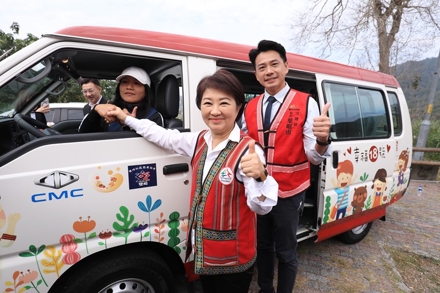 盧市長視察自達幸福巴士--TSAI (9)