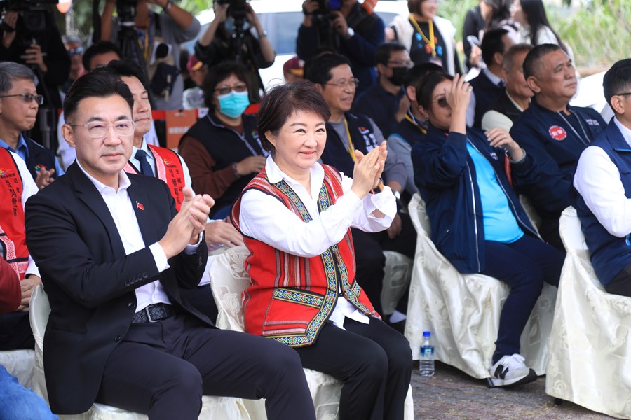 盧市長視察自達幸福巴士--TSAI (13)