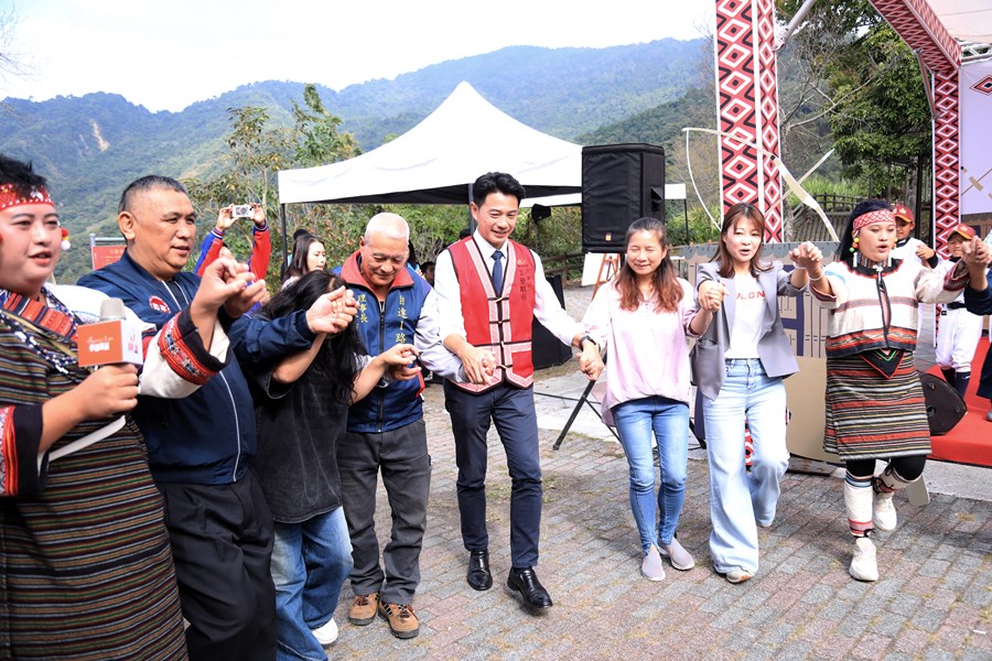 盧市長視察自達幸福巴士--TSAI (16)