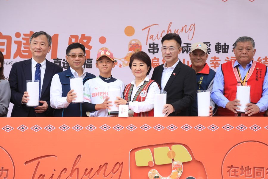 盧市長視察自達幸福巴士--TSAI (34)