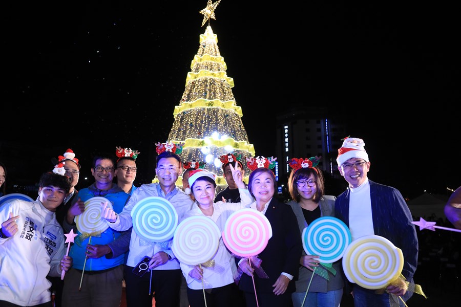 「2025台中耶誕嘉年華」開幕點燈記者會--TSAI (1)