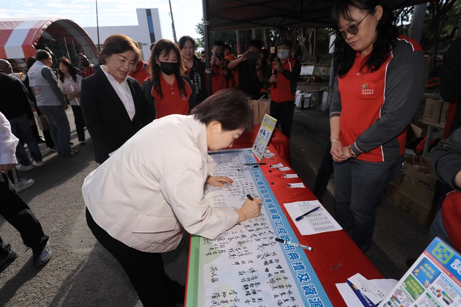 太平區清潔隊辦公廳舍暨停車場興建工程啟用典禮--TSAI (10)