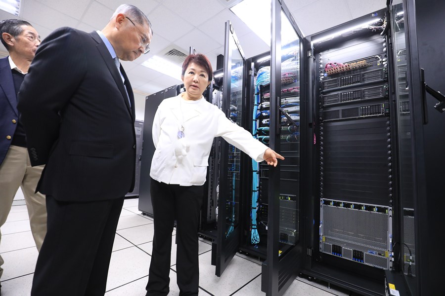 「東海大學 NVIDIA B200 AI Pod 算力中心」啟用典禮--TSAI (8)