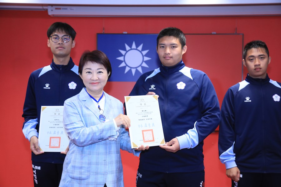 頒獎--2025第20屆亞洲滑輪溜冰錦標賽--成年男子組並排曲棍球-金牌--劉祐麟選手