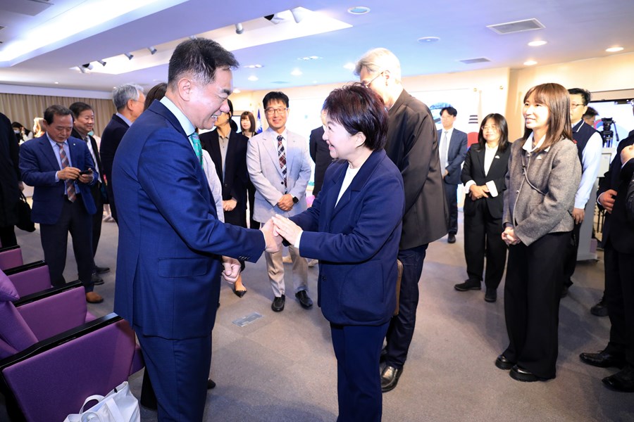 韓國京畿道平澤市鄭長善市長一行蒞府簽署友好交流備忘錄--TSAI (23)