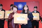 表揚本市選手參加2025亞洲U16女子排球錦標賽獲得銀牌--羅儀璟教練