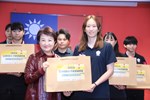 表揚本市選手參加2025亞洲U16女子排球錦標賽獲得銀牌--洪嬿筑教練