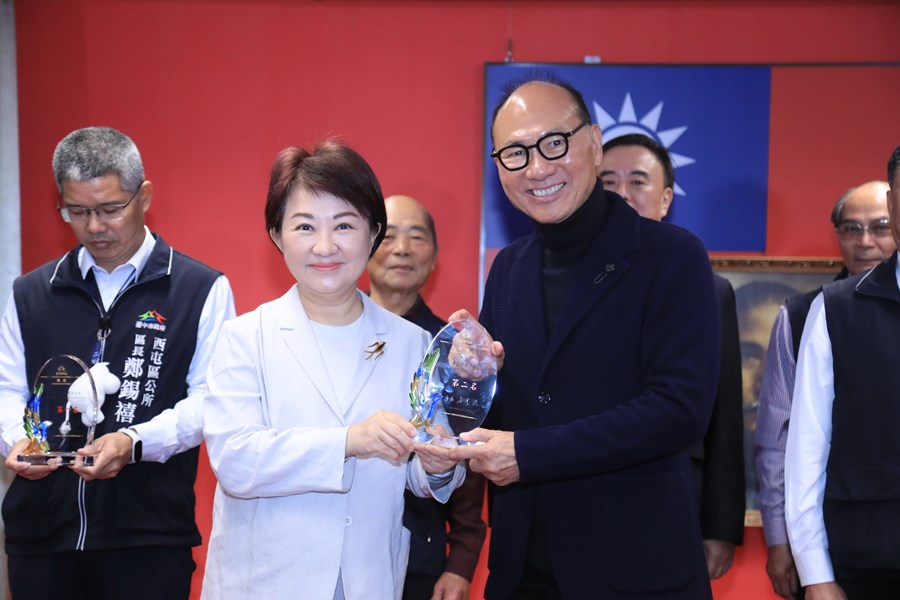 表揚113年度臺中市績優區公所調解委員會--第二名--潭子區公所--鄭興榮主席