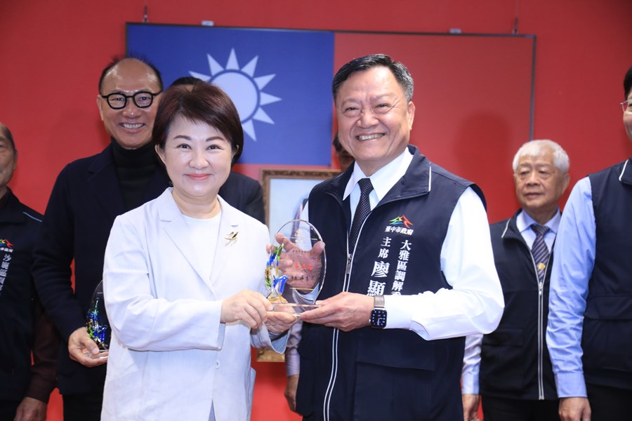 表揚113年度臺中市績優區公所調解委員會--第三名--大雅區公所--廖顯彬主席