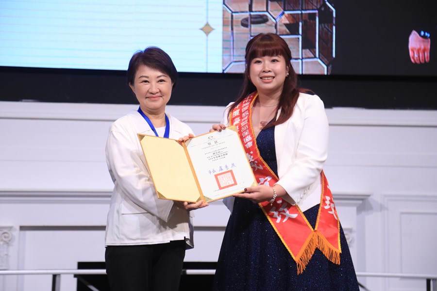 台中市補習教育暨品保協會第6屆第2次會員大會暨114年度優良教師頒獎典禮---TSAI (16)