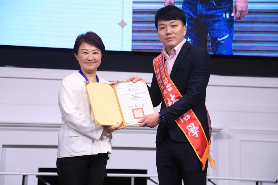 台中市補習教育暨品保協會第6屆第2次會員大會暨114年度優良教師頒獎典禮---TSAI (34)