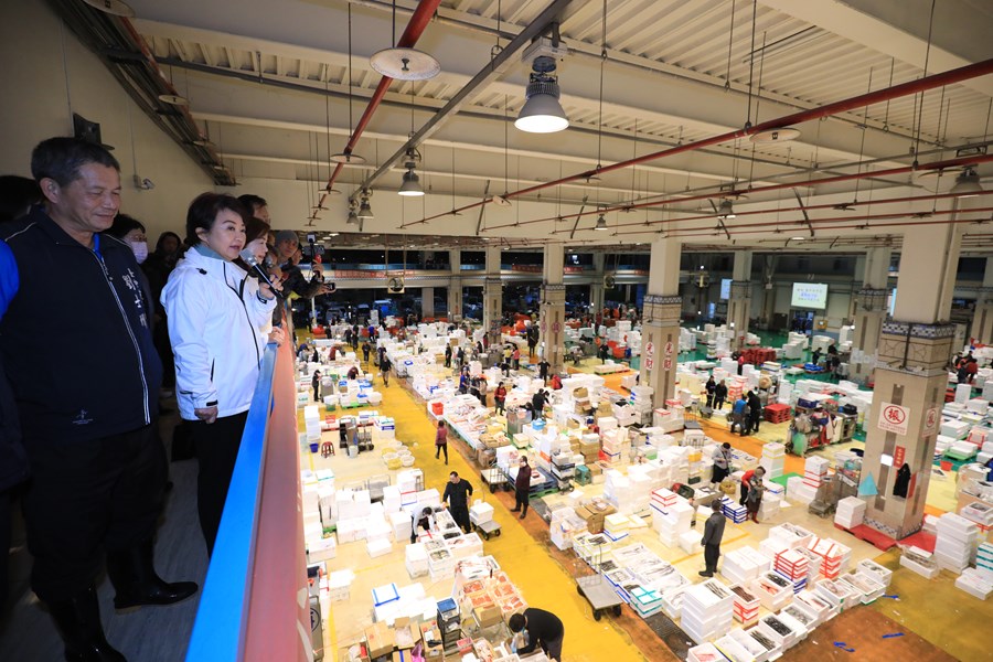 盧市長春節前視察魚市場--TSAI (5)