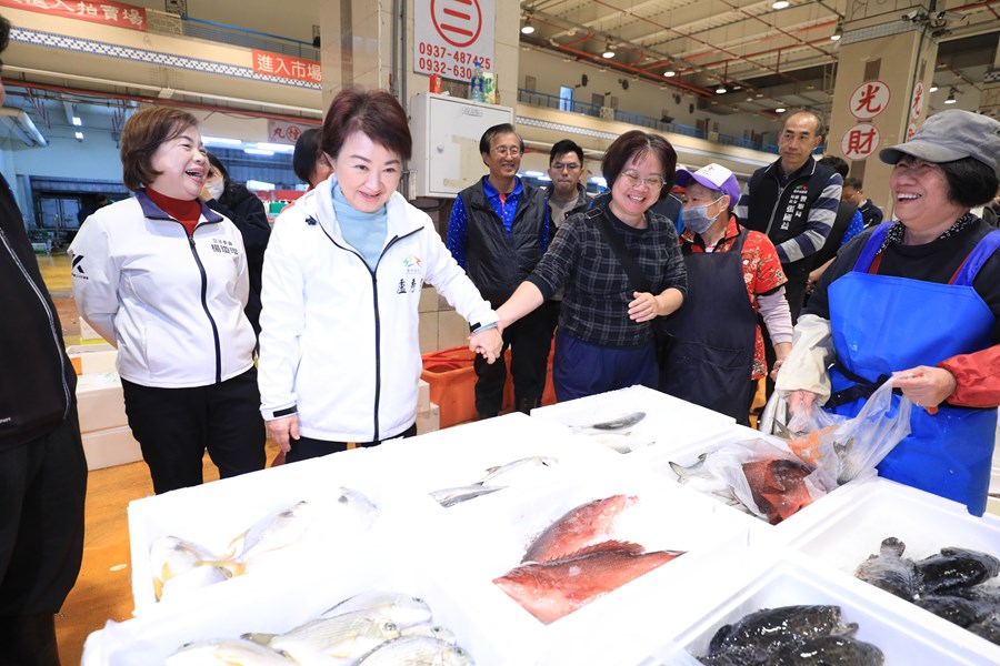 盧市長春節前視察魚市場--TSAI (6)