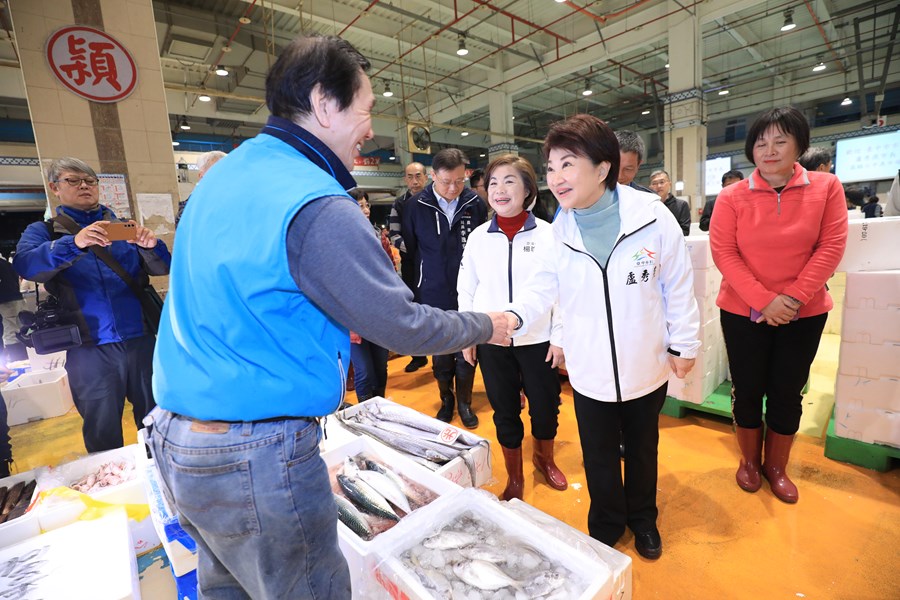 盧市長春節前視察魚市場--TSAI (10)