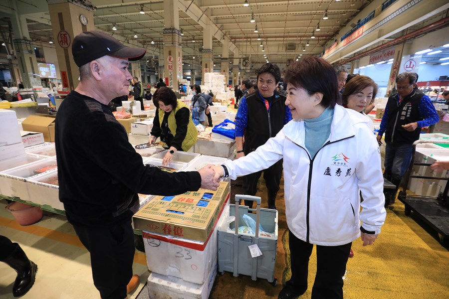 盧市長春節前視察魚市場--TSAI (13)