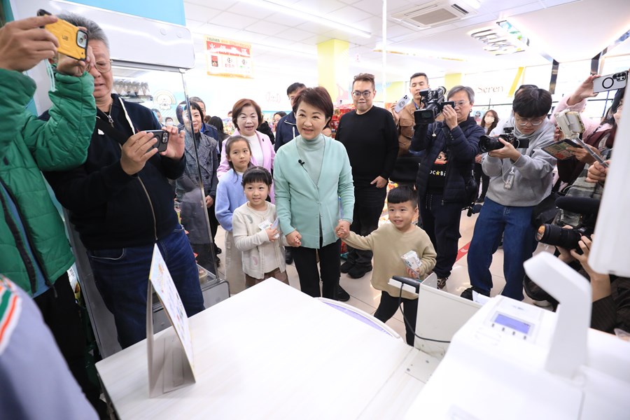 盧市長視察「台中有鈣讚」兌領模擬演練--TSAI (16)