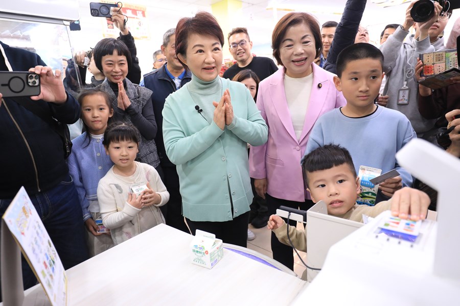 盧市長視察「台中有鈣讚」兌領模擬演練--TSAI (2)