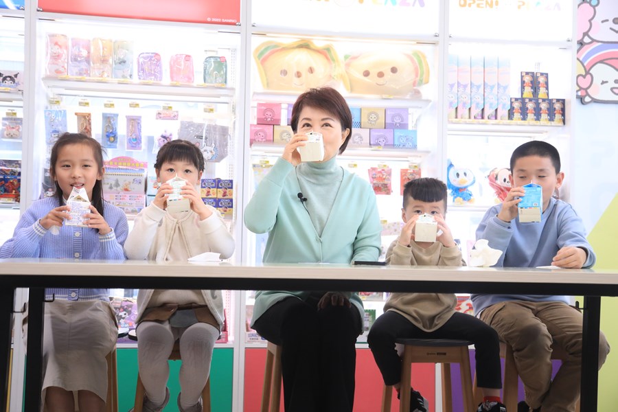 盧市長視察「台中有鈣讚」兌領模擬演練--TSAI (3)