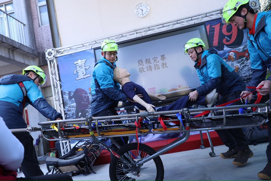 和平專案--盧市長慰問第二救災救護大隊谷關分隊 (16)