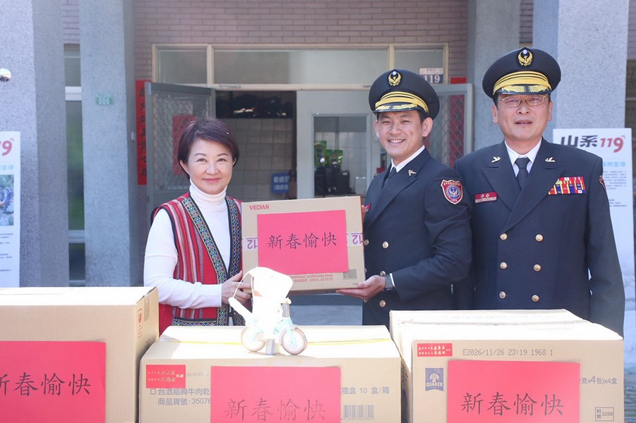 和平專案--盧市長慰問第二救災救護大隊谷關分隊 (23)