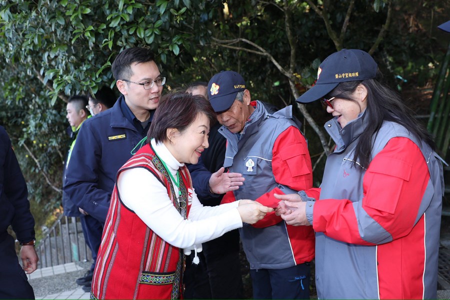 和平專案--盧市長慰問梨山分駐所 (20)