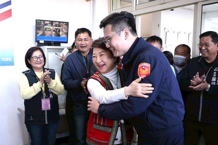 和平專案--盧市長慰問梨山分駐所 (27)