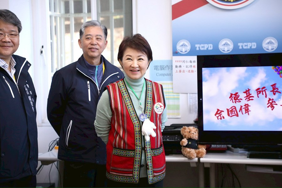 和平專案--盧市長慰問德基派出所 (8)