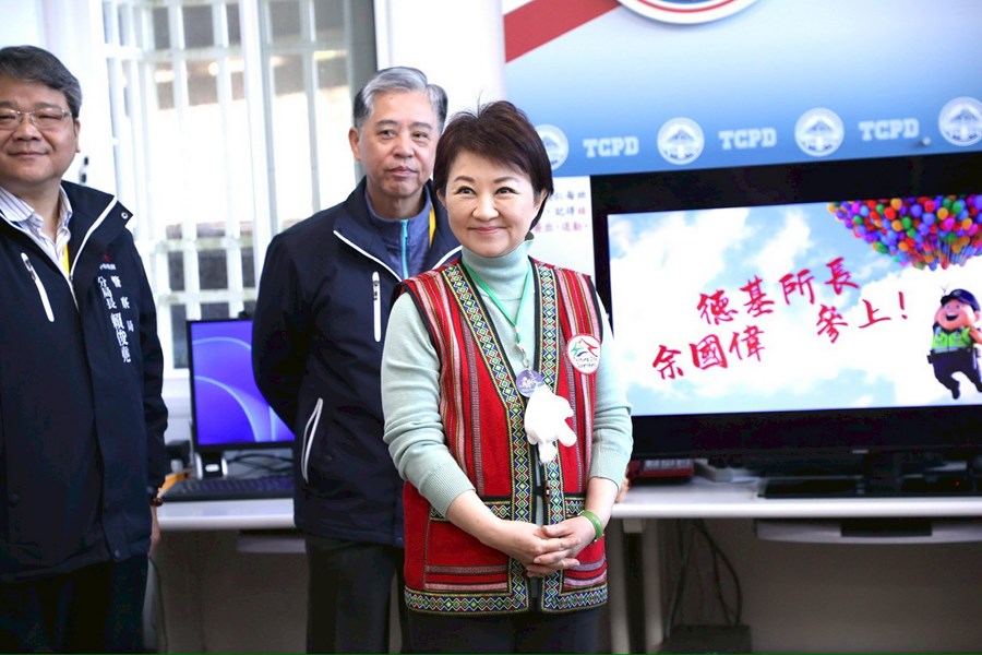 和平專案--盧市長慰問德基派出所 (10)