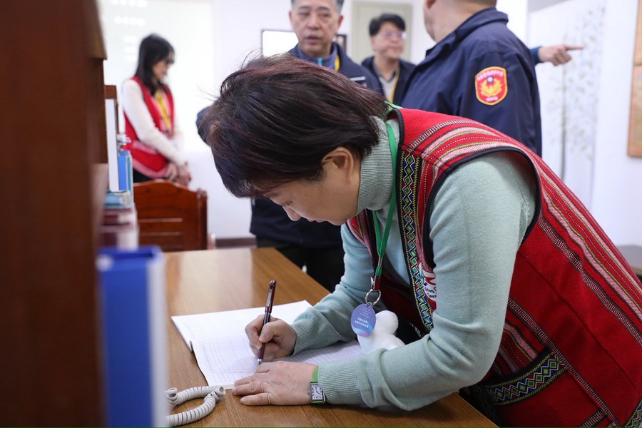 和平專案--盧市長慰問德基派出所 (16)