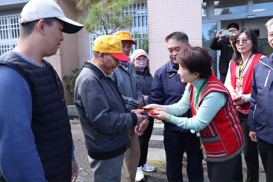 和平專案--盧市長慰問德基派出所 (20)