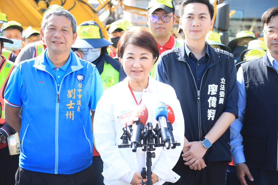 盧市長年節慰問清潔人員--TSAI (8)