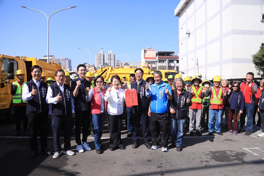 盧市長年節慰問清潔人員--TSAI (17)