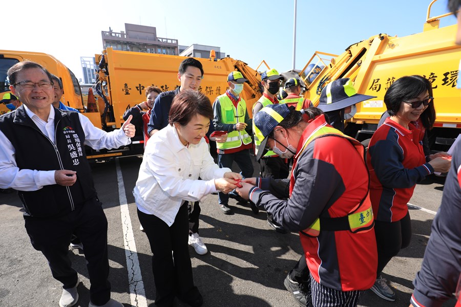盧市長年節慰問清潔人員--TSAI (30)