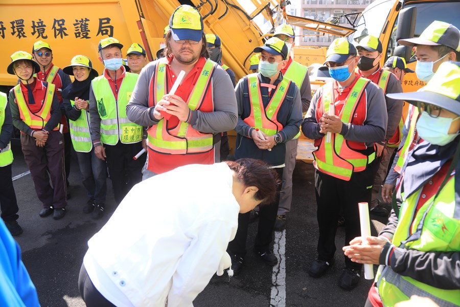 盧市長年節慰問清潔人員--TSAI (38)