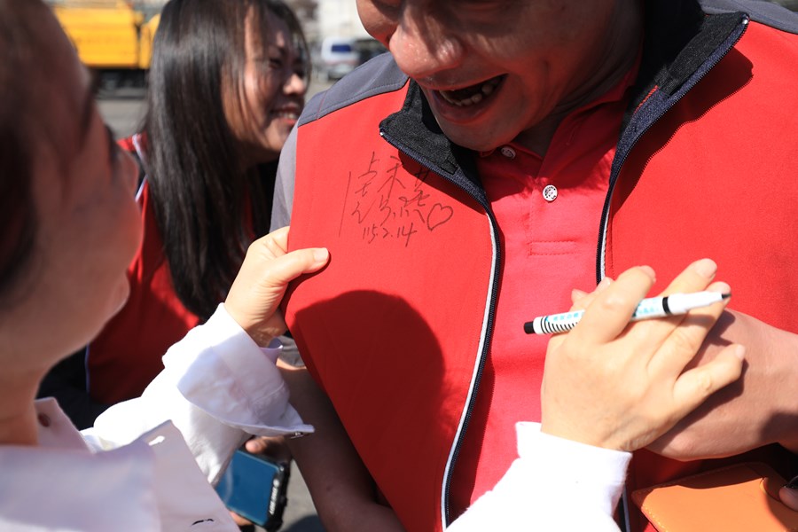 盧市長年節慰問清潔人員--TSAI (44)