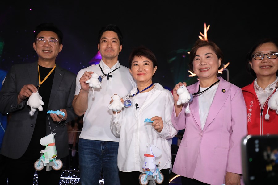 盧市長陪同蔣萬安市長參訪中台灣燈會--TSAI (9)