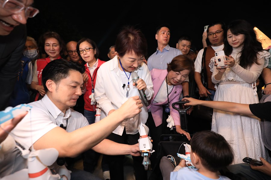 盧市長陪同蔣萬安市長參訪中台灣燈會--TSAI (25)