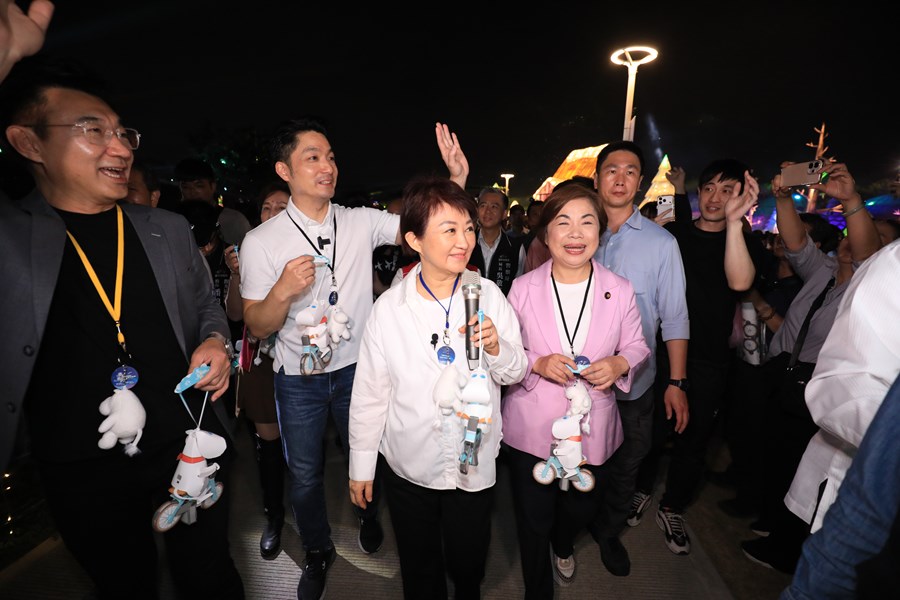 盧市長陪同蔣萬安市長參訪中台灣燈會--TSAI (27)