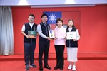 獻獎--本府客委會榮獲美國Moonbeam兒童圖書獎2025評審金獎