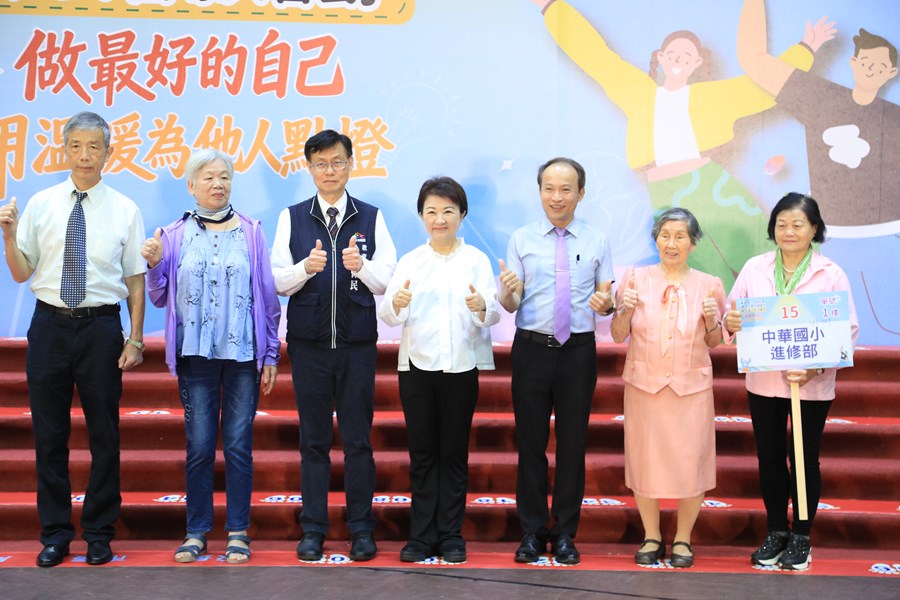 台中市114學年度中等以上學校模範生與市長合影活動--TSAI (9)