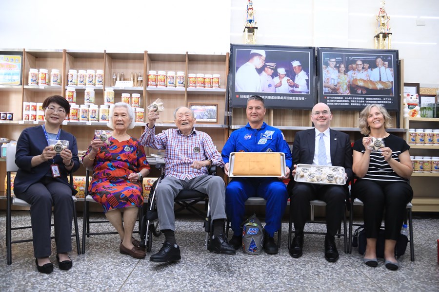 AIT邀請太空人林琪兒醫師蒞臨本市參訪劉麵包廠--TSAI (14)