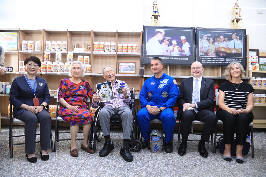 AIT邀請太空人林琪兒醫師蒞臨本市參訪劉麵包廠--TSAI (15)